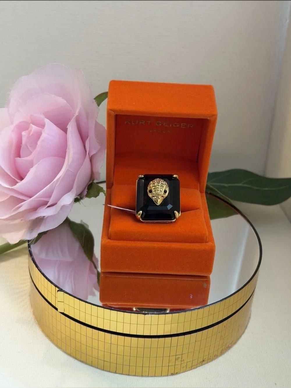 Kurt Geiger London XL Cocktail Emerald Green Ring Sz 7 - Picture 1 of 7